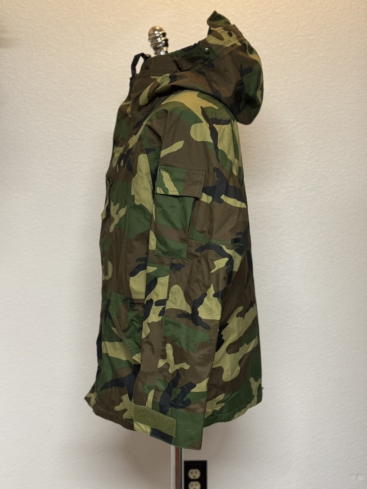 Military Gortex Camo Jacket Men’s Medium 44188D Excellent Condition