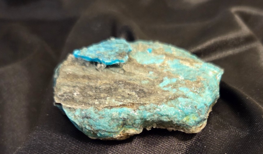 HIGH QUALITY TURQUOISE KINGMAN ROUGH 89 GMS