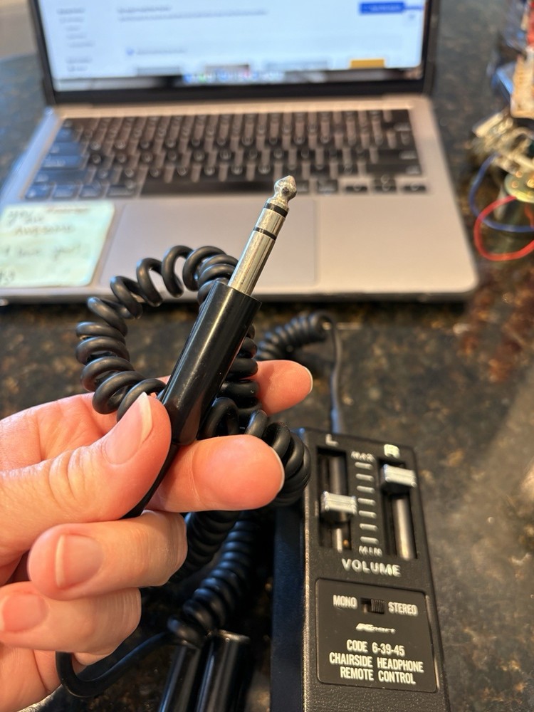 Kmart Code 6-39-45 Chairside Headphone Mono/Stereo Remote Control / Untested