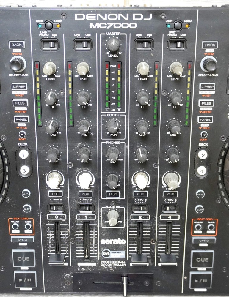 Denon MC7000 2 Channel DJ Interface Serato Controller w/ Ultra Protective Case