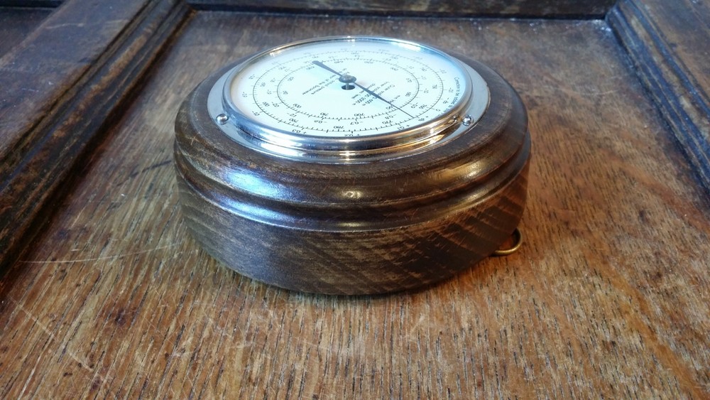 VINTAGE PISTONPHONE ANEROID BAROMETER