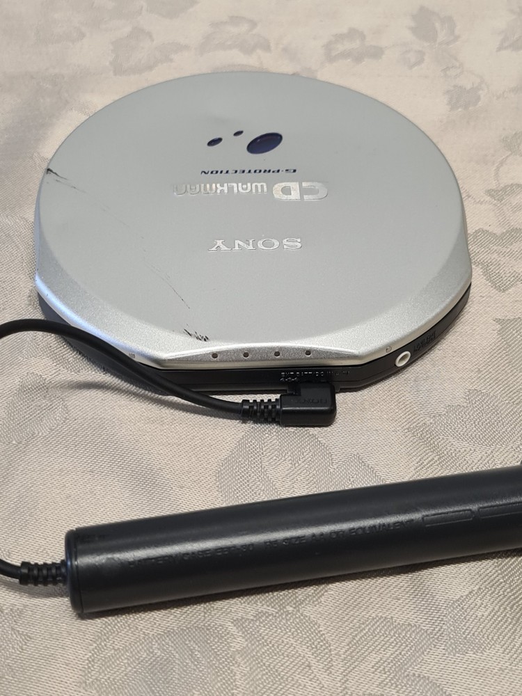 SONY Walkman D-EJ915 CD Player & Battery Case