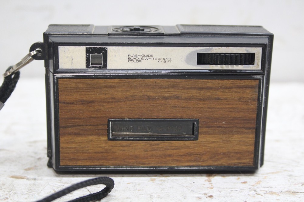 Vintage GAF Seventy Six XF Camera Magicube Flash Instant Load