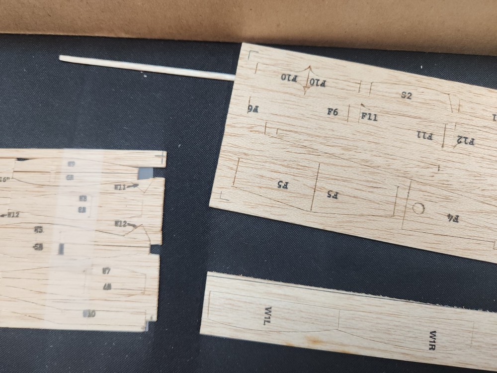 Vintage Balsa model plane kit Comet Meteor 21 3/8" span 3409