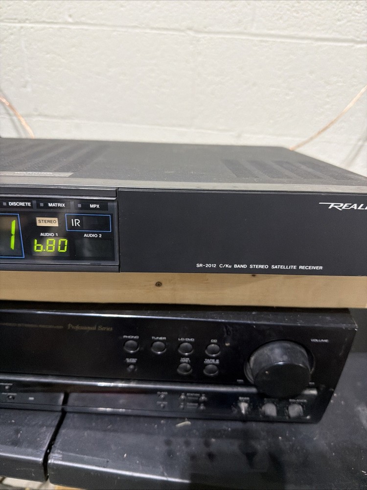 Realistic Satellite Receiver SR 2012 Powers On Vintage Rare Tech