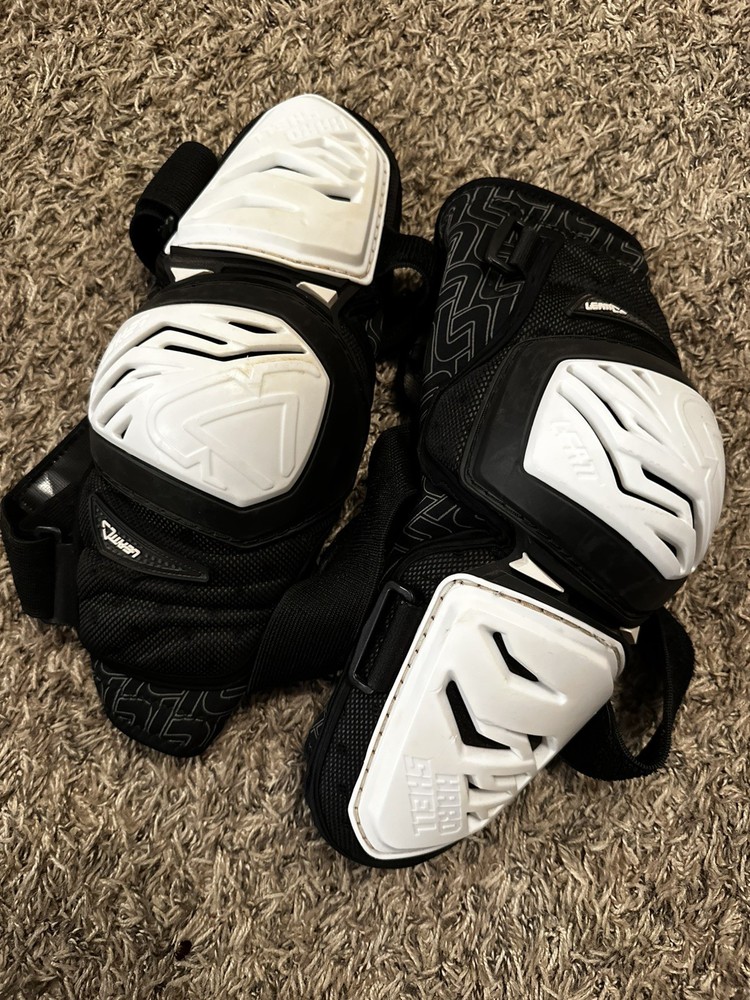 Leatt Knee Guards Enduro White/Black Small/Medium 5019210040 Pair