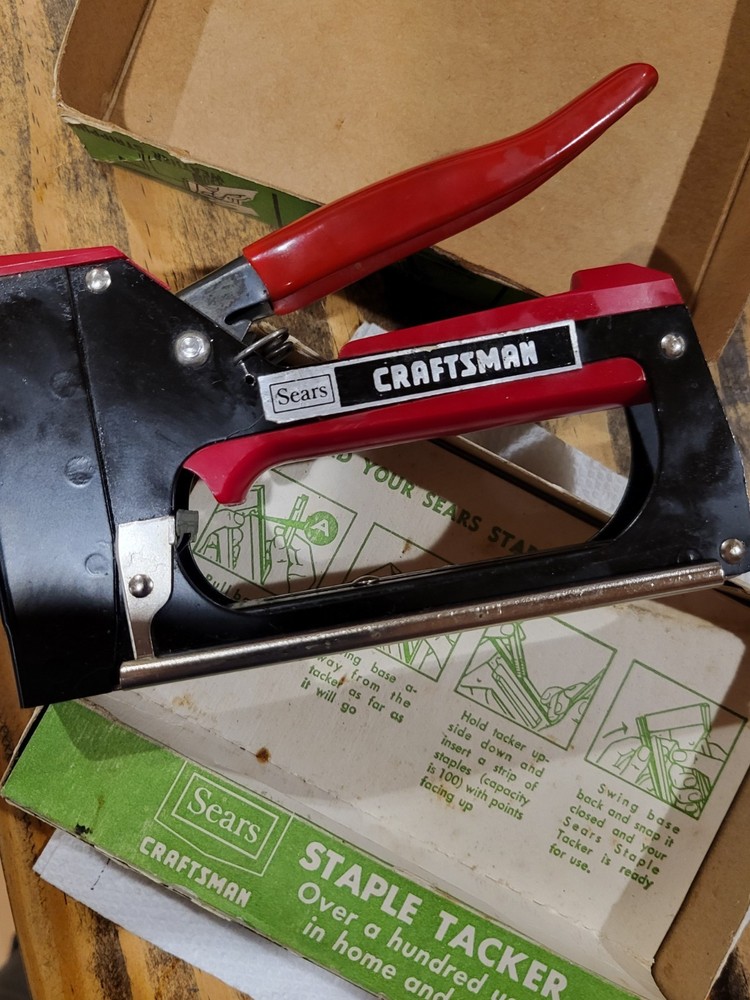 NOS CRAFTSMAN STAPLE TACKER 9-68464