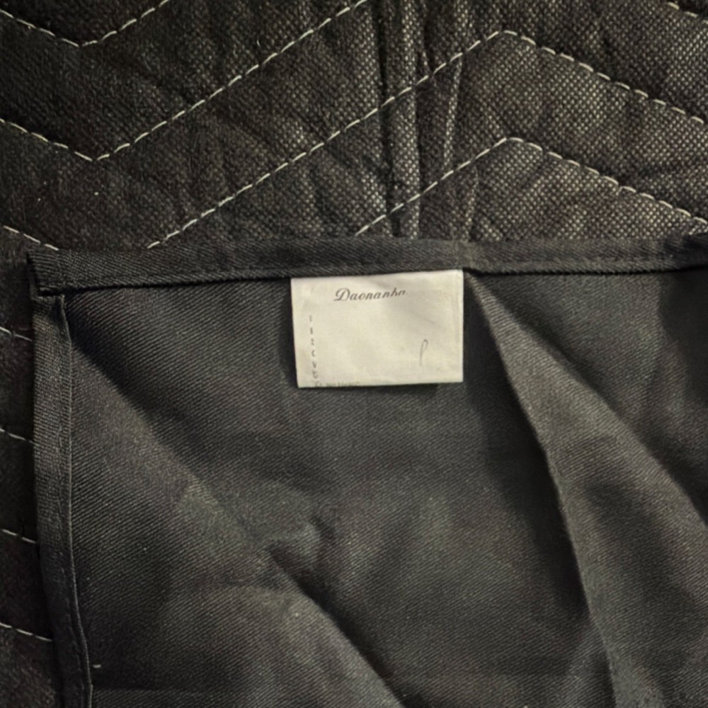 Daonaihn Black Cotton Work Apron with Pocket, Unisex Solid Pattern