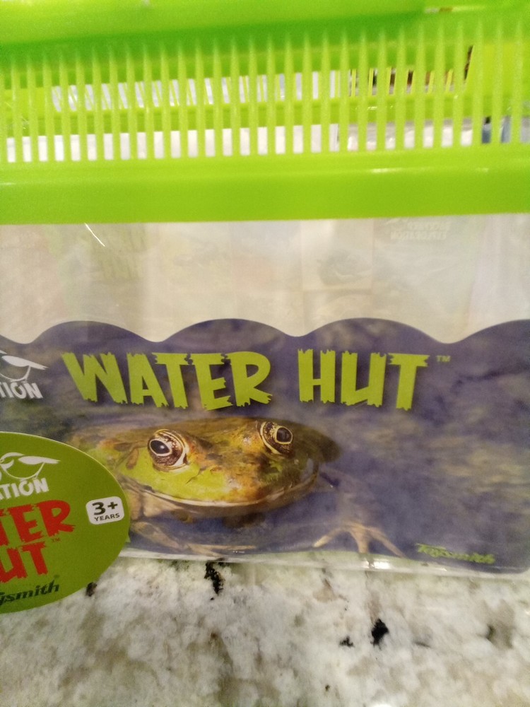 Toysmith Backyard Water Hut