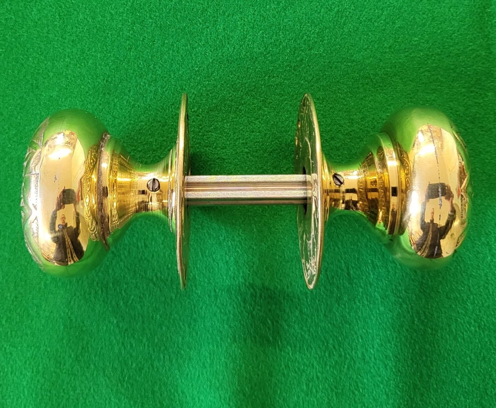 Pair round cast solid brass door knobs backplates pull handles ironmongery craft