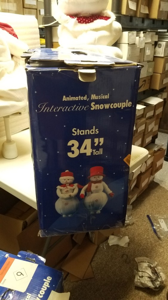Animated Musical Interactive 34" Snowcouple