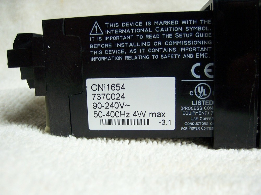 Omega Model CNi1654 i-Series 1/16 DIN Temperature Controller