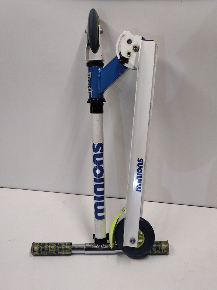 MINIONS KIDS FOLDING SCOOTER