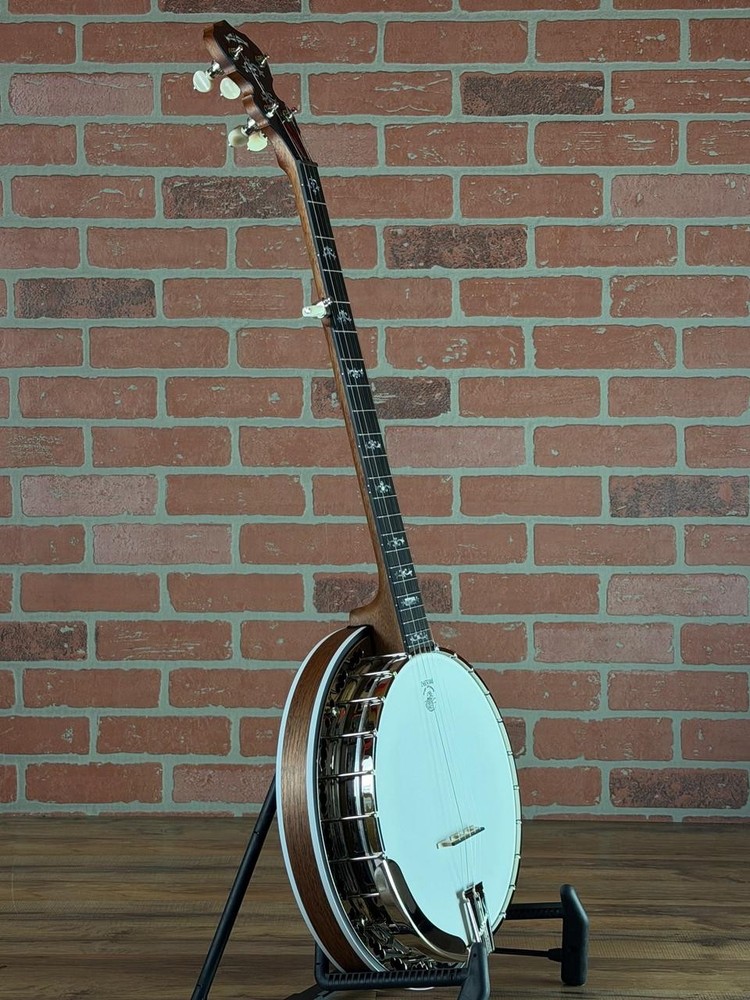 Deering Sierra 5-String Mahogany Resonator Banjo