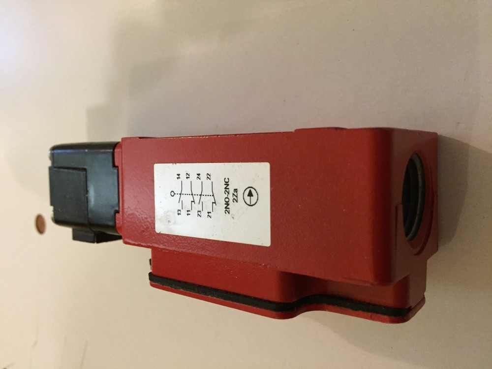 NEW HONEYWELL GKDA2F1 MICRO SWITCH,Eg