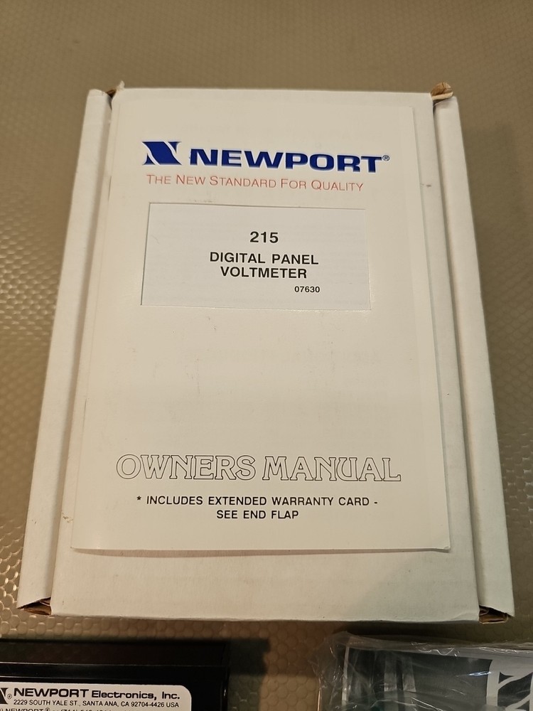 NEWPORT ELECTRONICS MODEL 215-4 VOLTMETER NEW