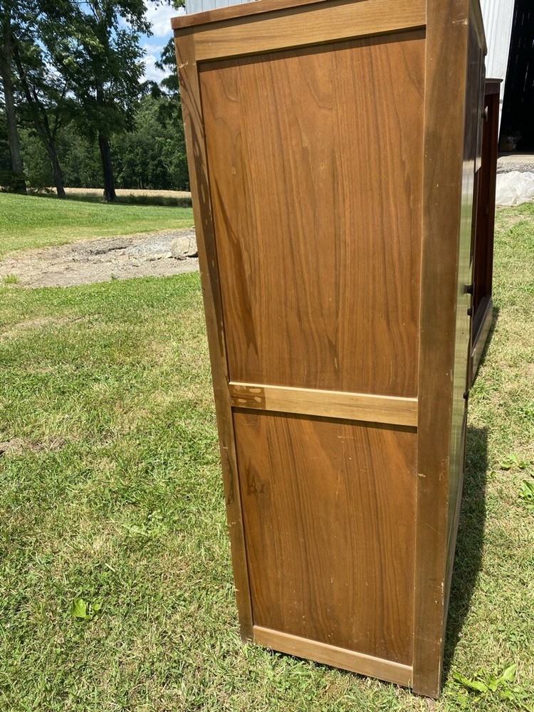 Armoire/Wardrobe