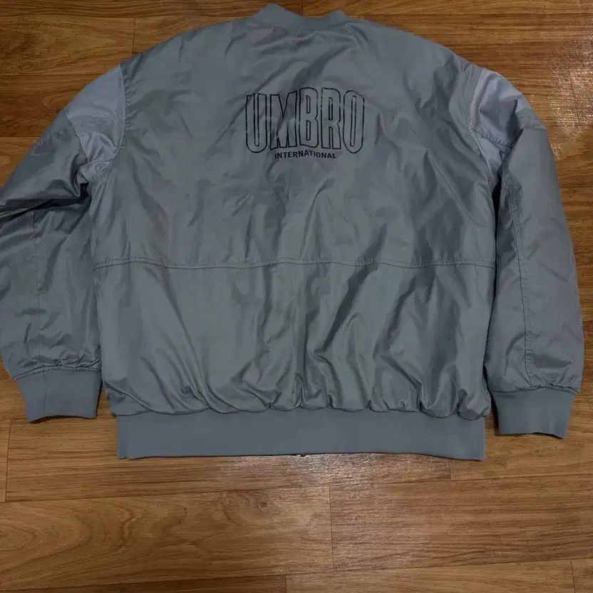 Umbro Reversible Padded Jumper (Size 105-110)