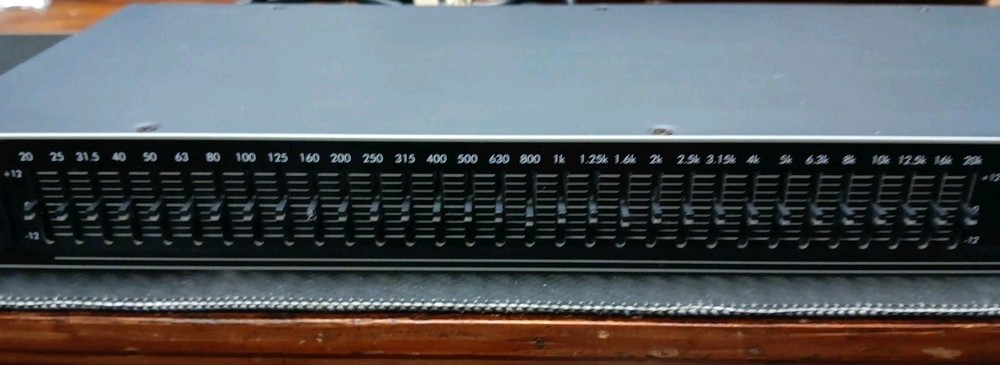 ART 351 31 Band Graphic EQ Rack Mount