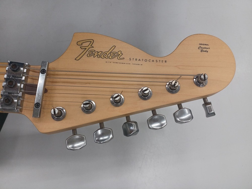 Fender Michiya Haruhata Stratocaster Trans Pink Used