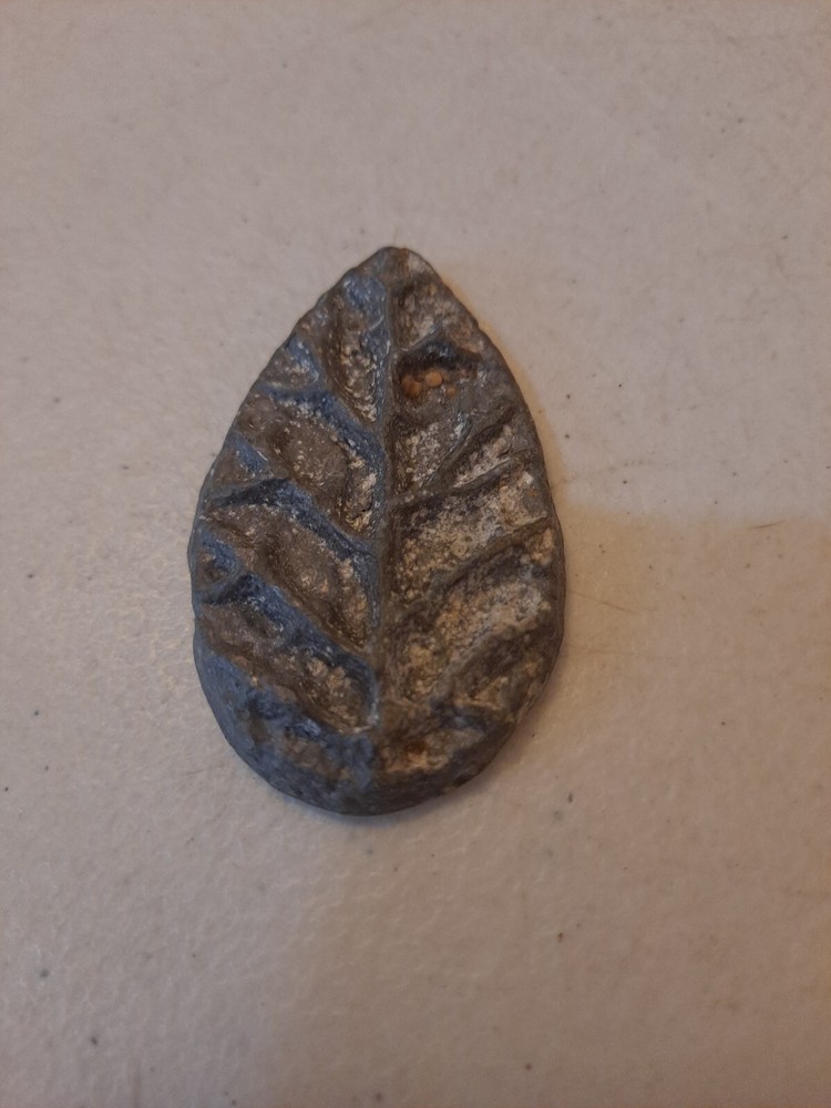Small metal leaf mold