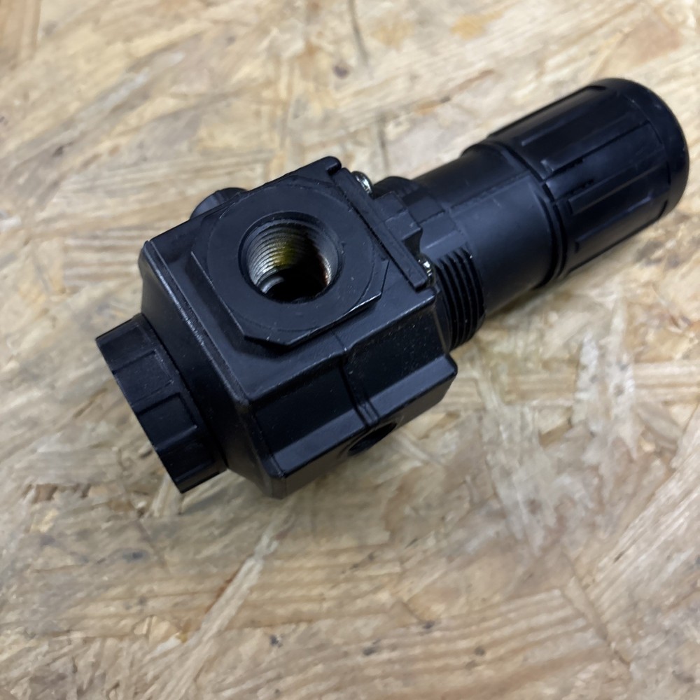 Dayton 4ZM22 1/2" Filter Regulator New Open Box