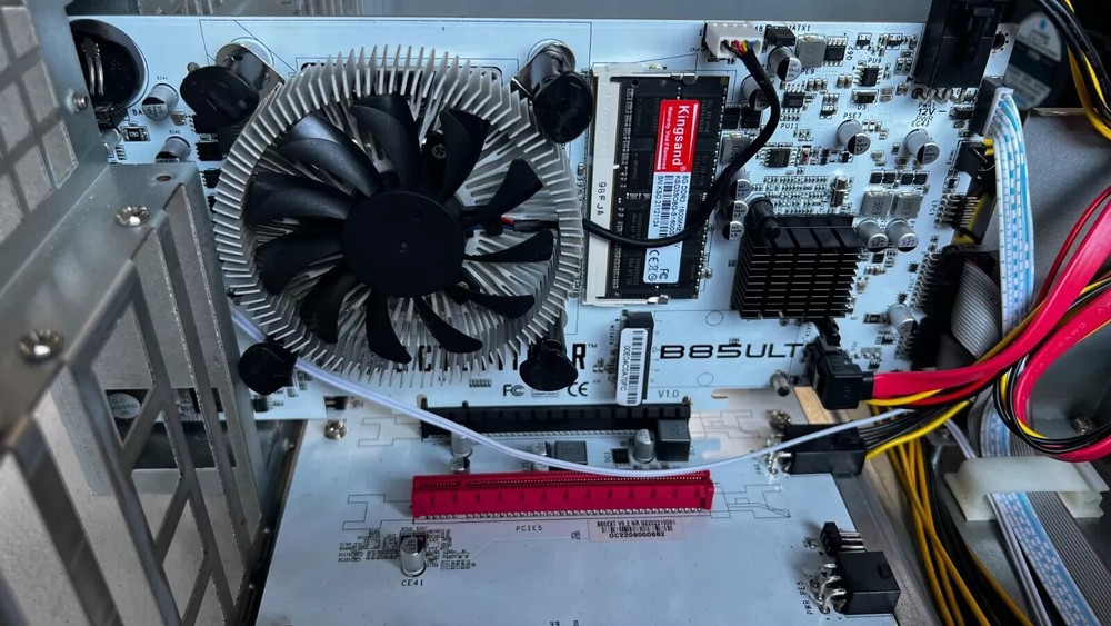 Octominer X8 ULTRA Plus 3000W