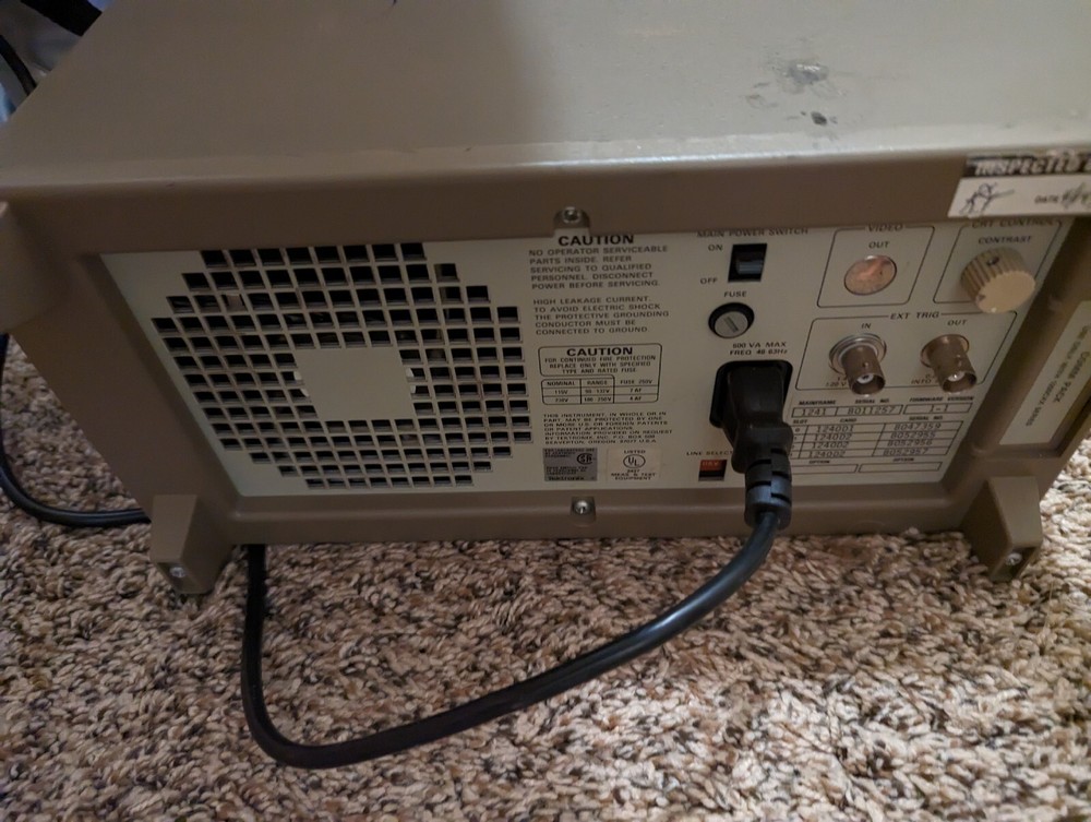 Tektronix 1241 Logic Analyzer Powers On