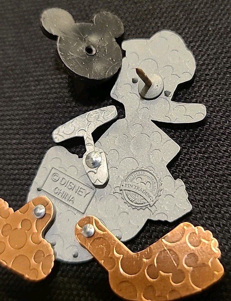 Disney Donald Duck Mechanical Steampunk Pin 2011