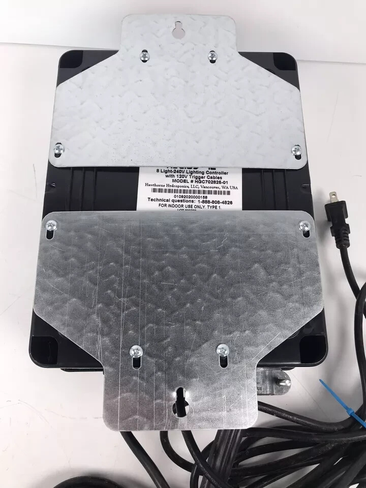 Titan Controls Helios 12 (240 Volt) 8-Light Controller with Dual Trigger Cords