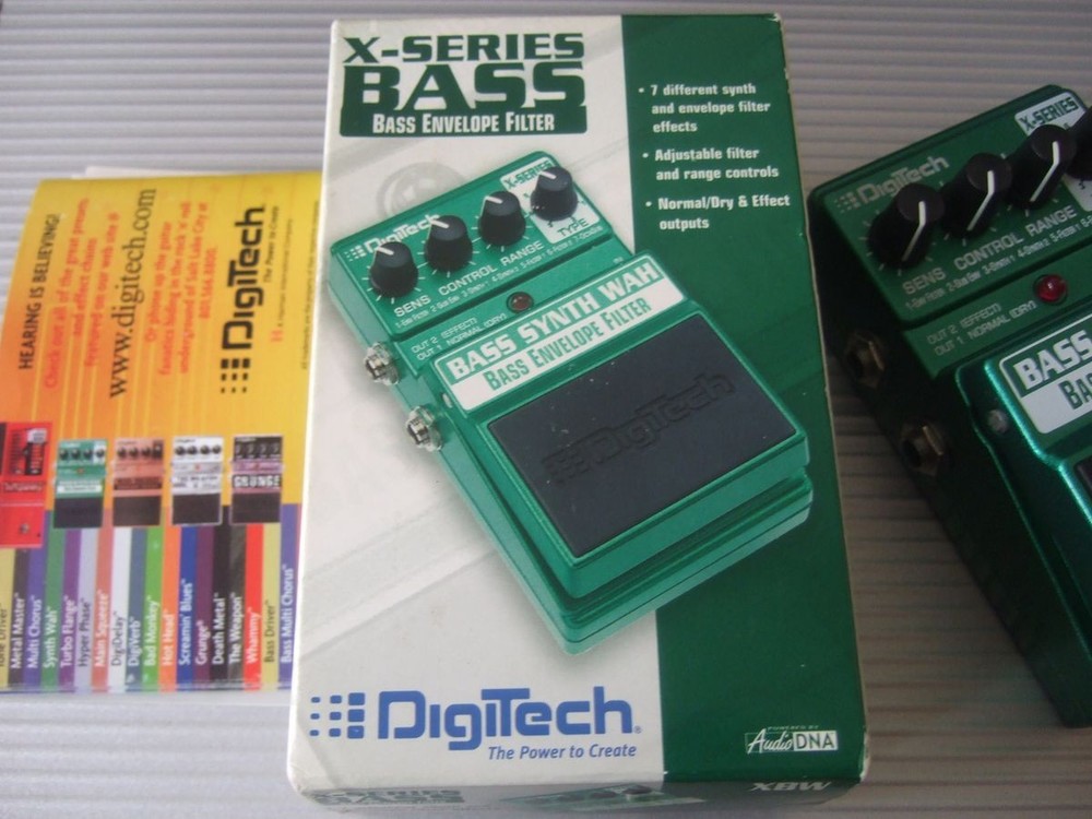 Complete with accessories DigiTech BASS SYNTH WAH DigiTech