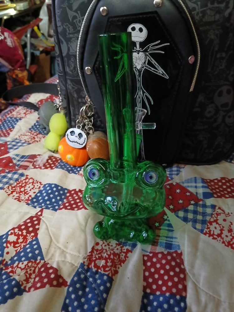 Frog Water Bong