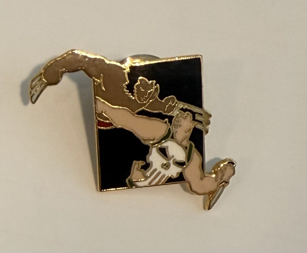 Wolverine vs. Punisher #112 Planet Studios Vintage 1990 Marvel Pin