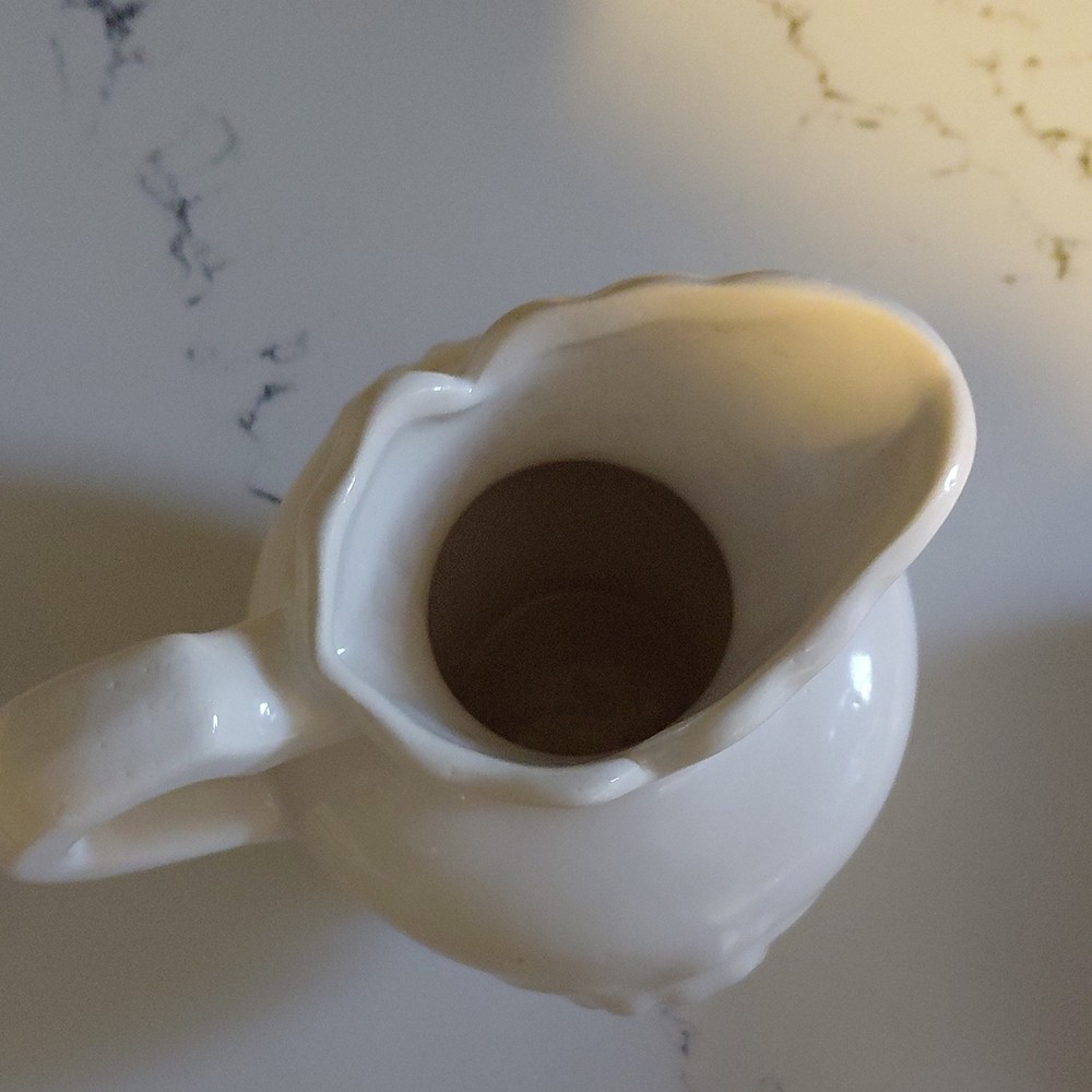 White Glossy Ceramic Creamer Pitcher w/ Handle Decorative Solid Pattern