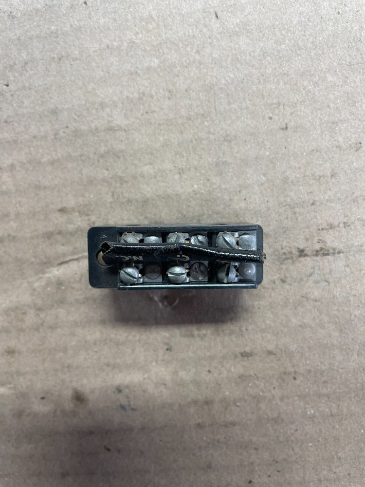 (Lot of 2) MICRO SWITCH,DT-2R-A7, BASIC SWITCH 10A 125V OR 250V