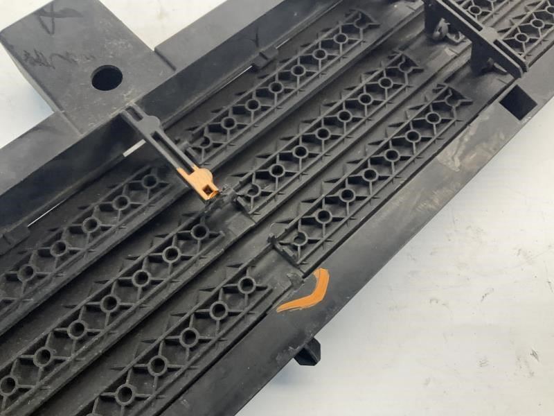 16-19 Smart Fortwo 2D Coupe Air Guide Screen Shutter Q