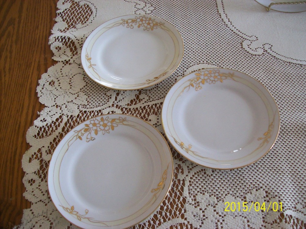 Nippon Cake Plate Double Handled & 6 Serving Plates Vintage Gold Floral Pattern