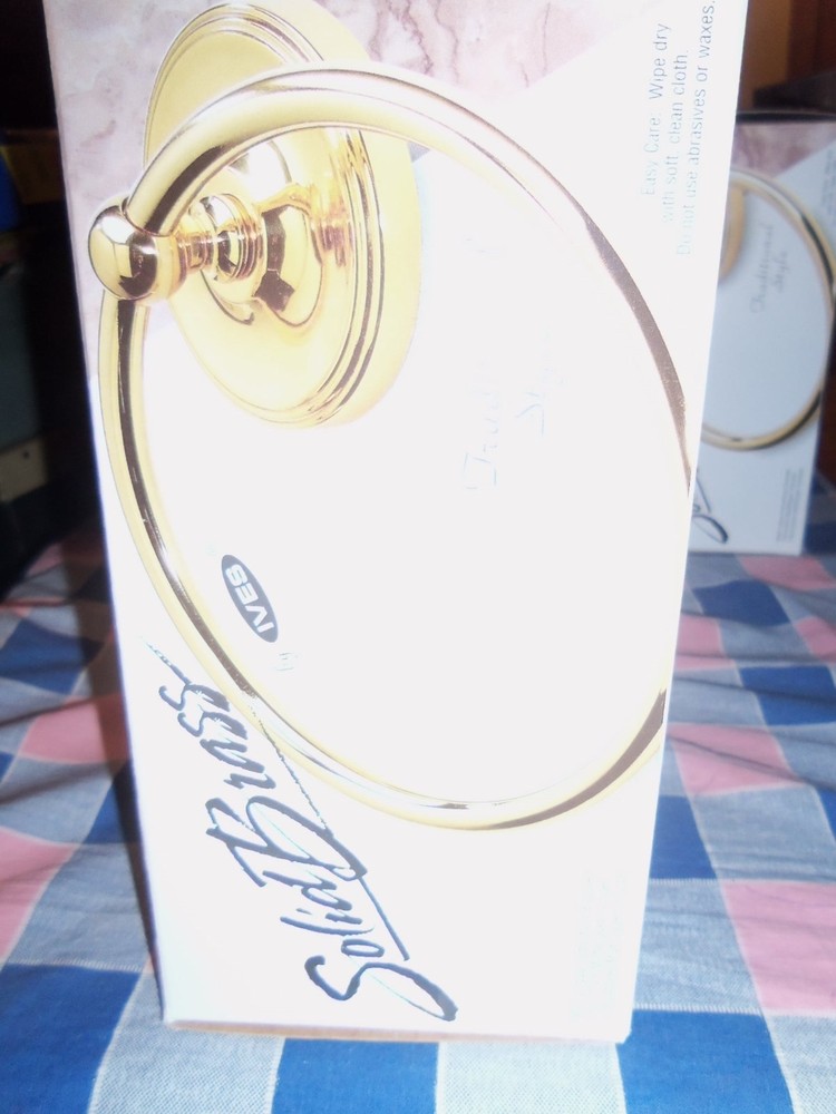 NIB Ives Solid Bass Towel Ring Traditional Style