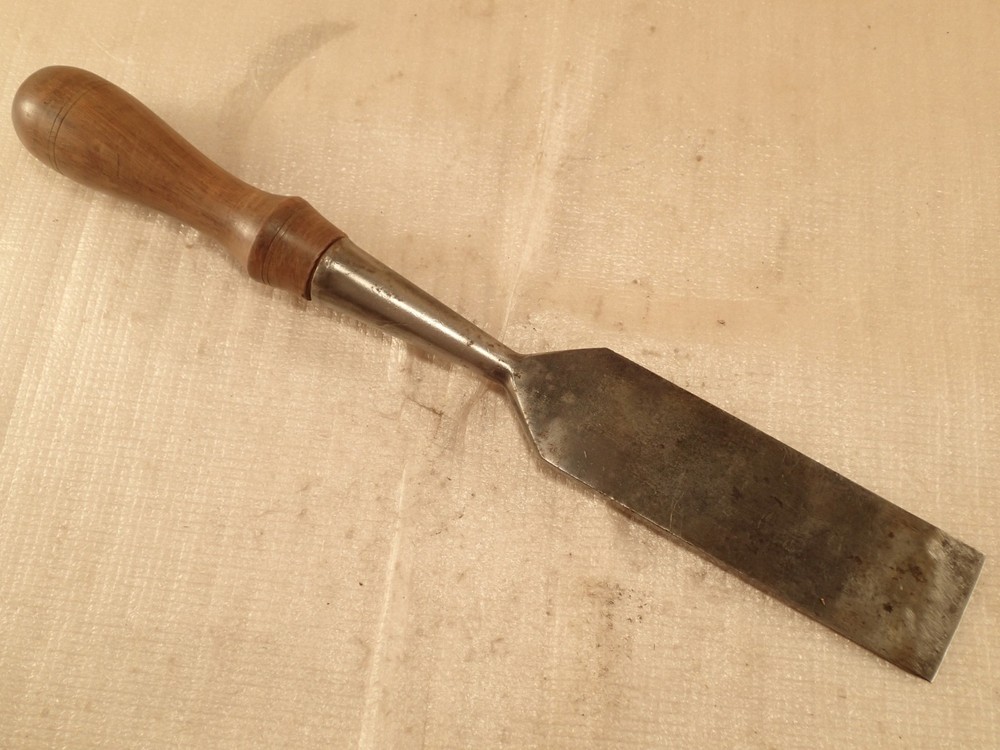 Antique JAMES SWAN Co. Carpenter Cabinetmaker 1.75" Socket Chisel