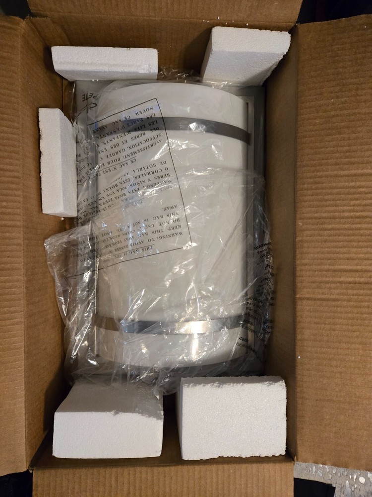 lumivert outdoor wall sconce