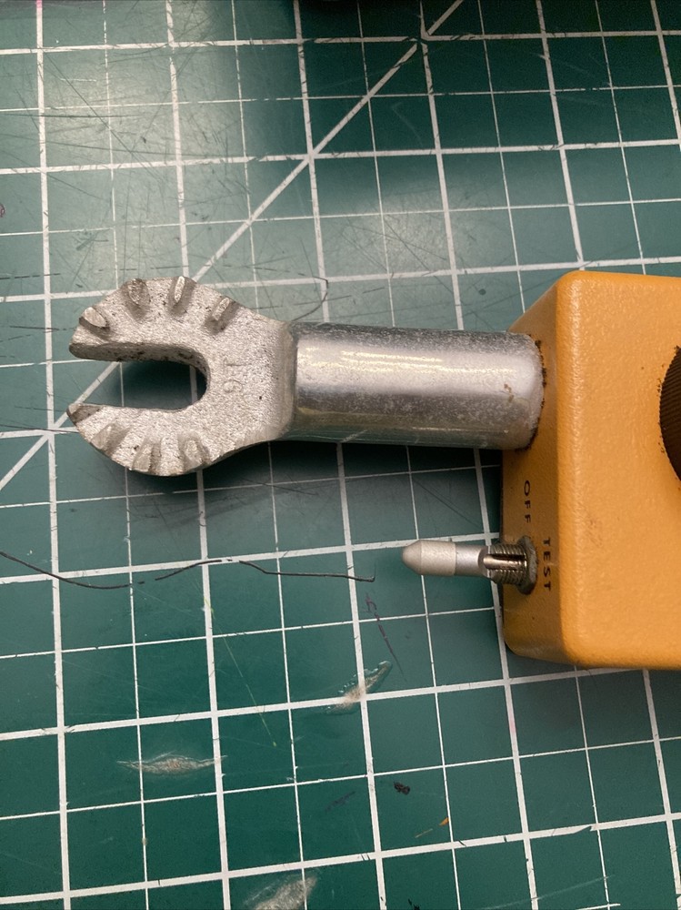 Memco Hot Horn Energized Cable Detector