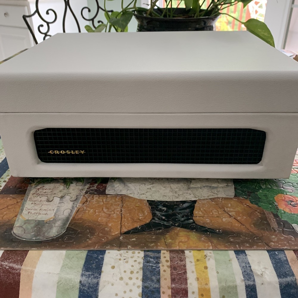 Crosley Stereo Turntable-WHITE