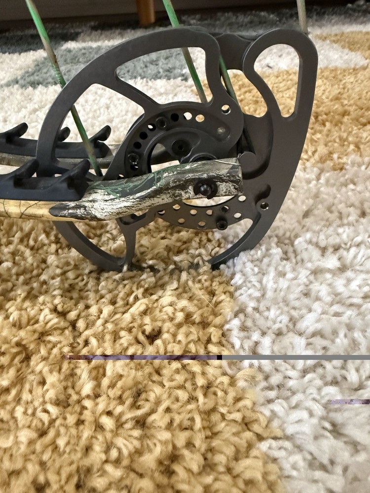 Bear archery Approach HC Compound Bow – RH – 60lb