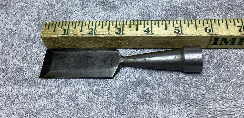 VTG. E.C.SIMMONS KEEN KUTTER 1-1/4” BEVELED EDGE SOCKET CHISEL