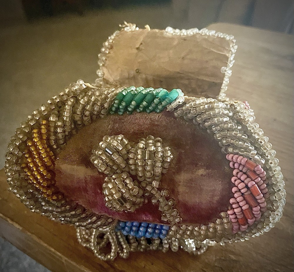 ANTIQUE Native American BEADED POUCH