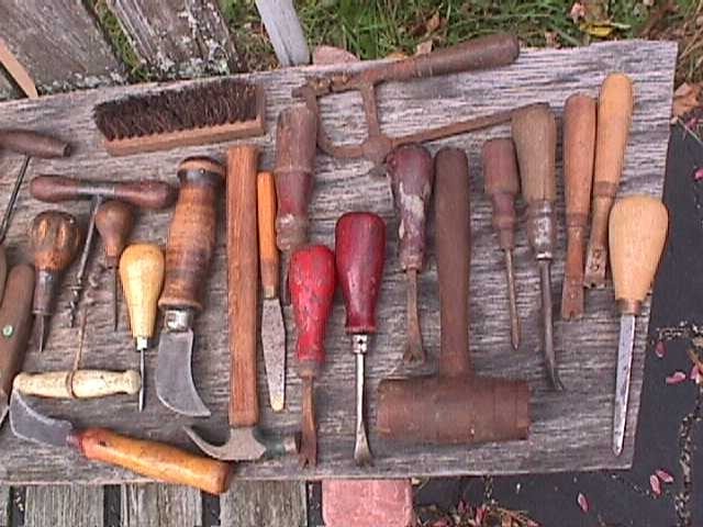 VINTAGE WOOD HANDLE TOOL LOT