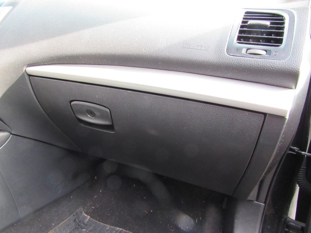 ALTIMA    2017 Glove Box 1037813