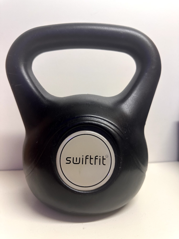 Swiftfit 8 pound kettlebell black good condition