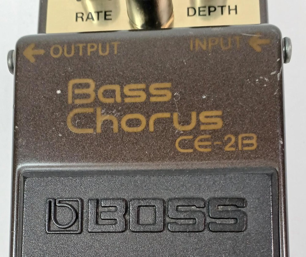 Boss Ce-2B Effector