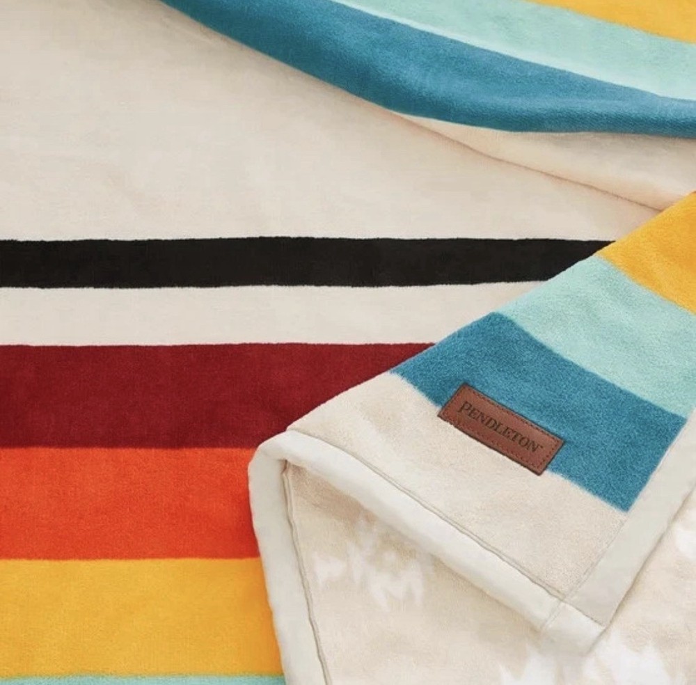 NEW Pendleton Reversible Plush Throw-50x70in 100% Polyester Mount Foraker